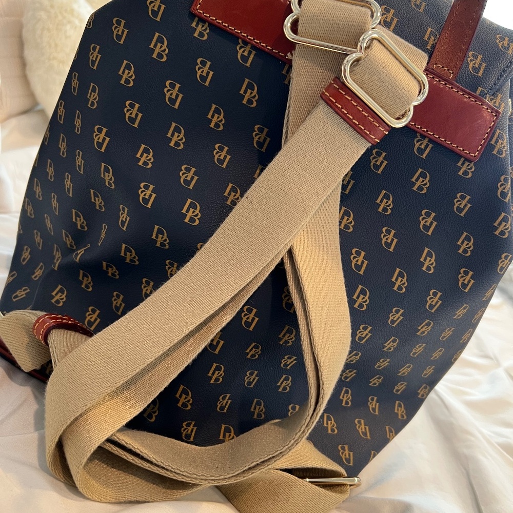 Dooney & Bourke Greta Signature Murphy Backpack. New, hardy used. - Picture 2 of 3